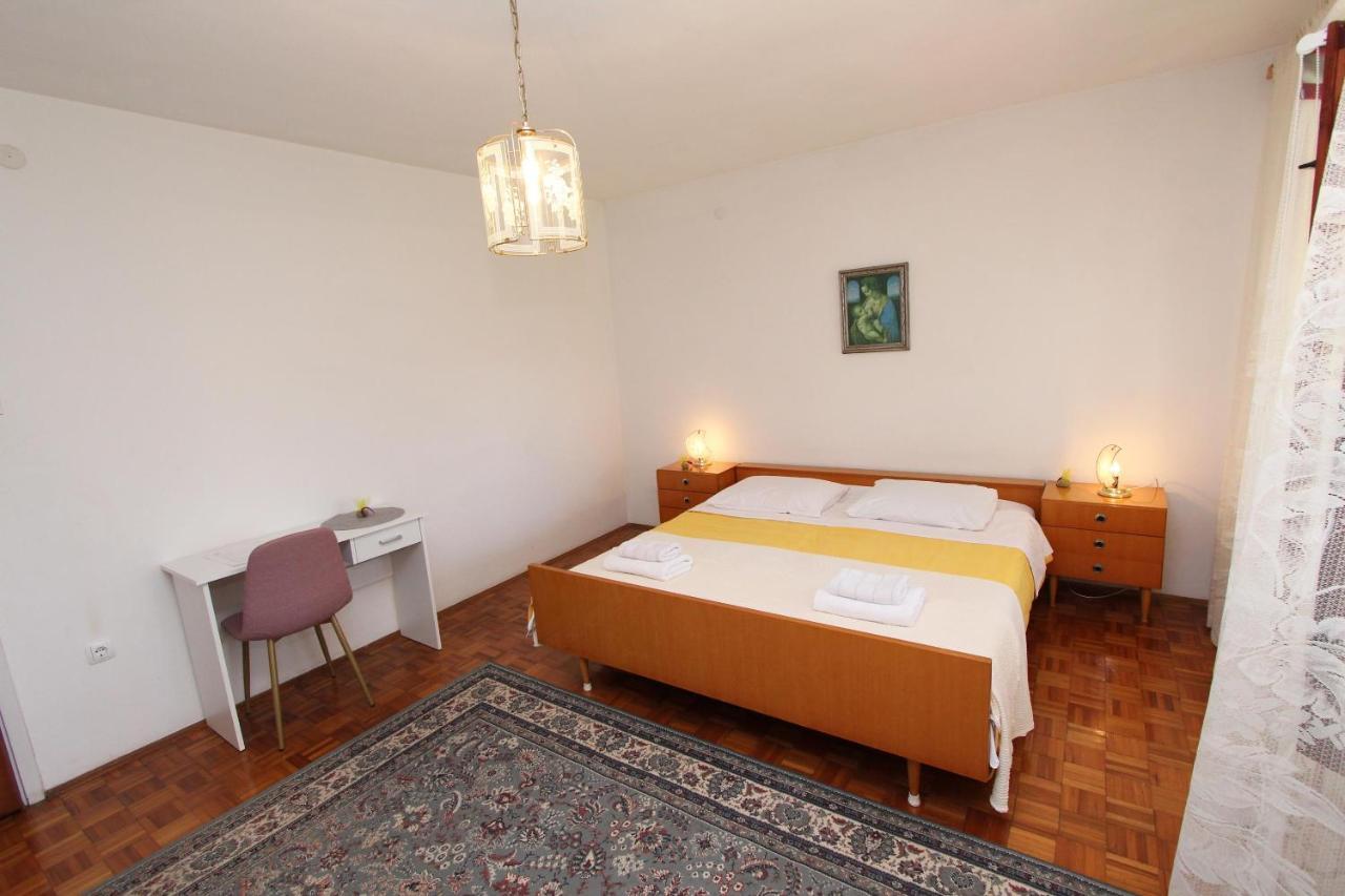 Rooms And Apartments Dino Rovigno Esterno foto