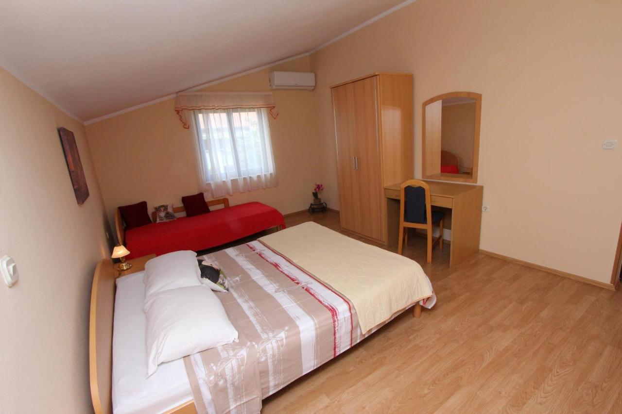 Rooms And Apartments Dino Rovigno Esterno foto
