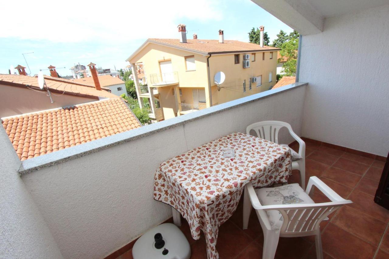 Rooms And Apartments Dino Rovigno Esterno foto