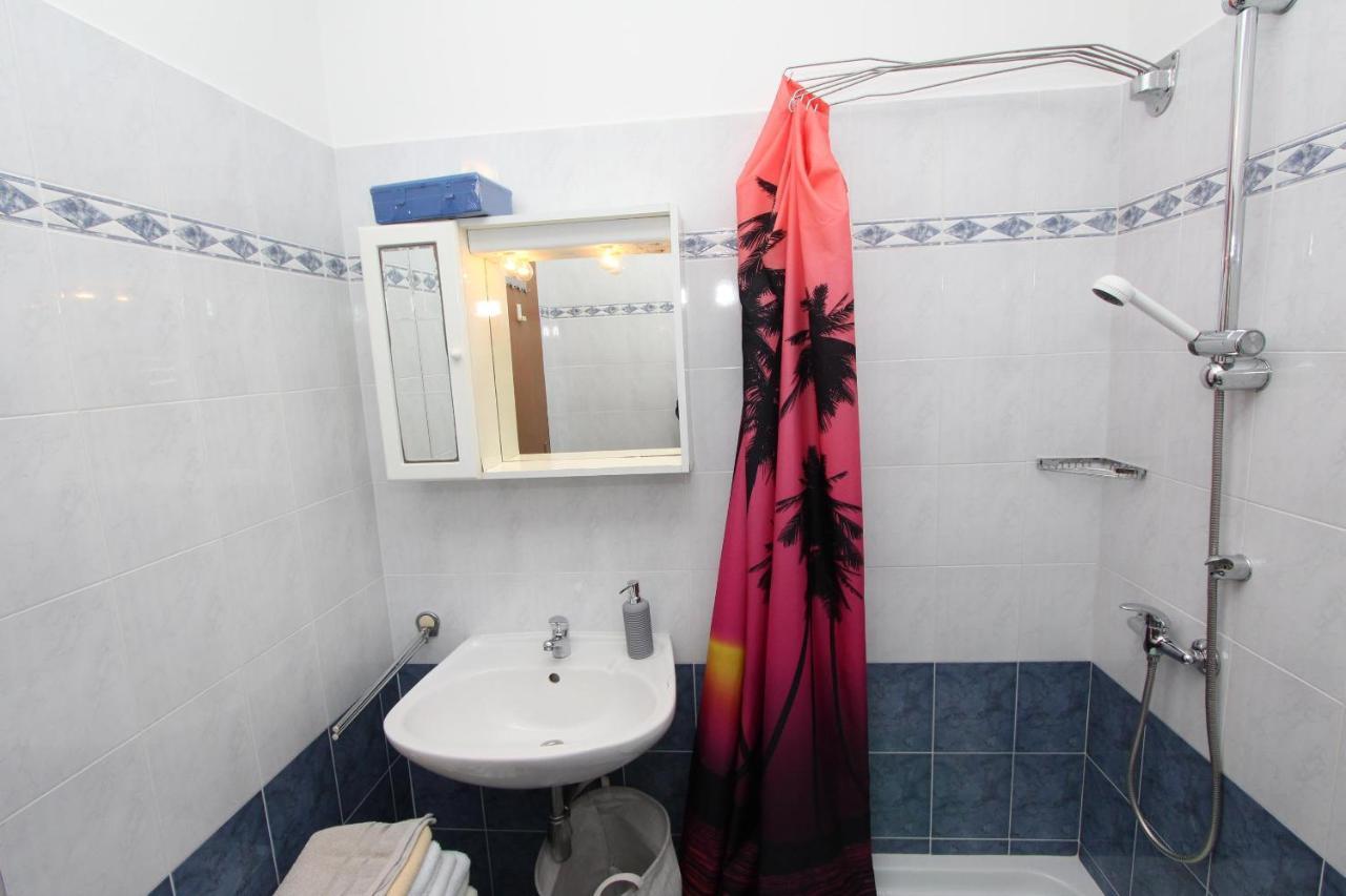 Rooms And Apartments Dino Rovigno Esterno foto