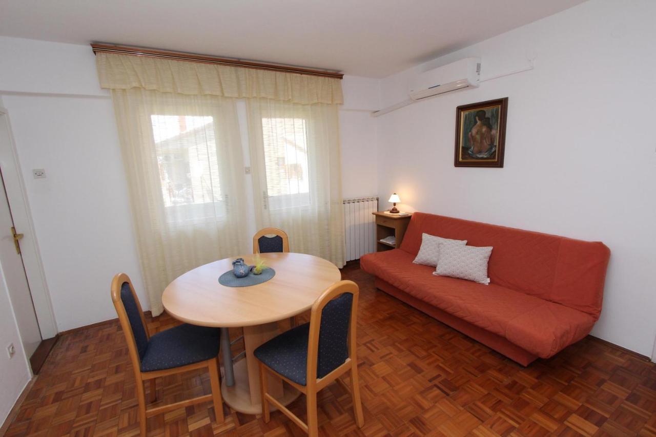 Rooms And Apartments Dino Rovigno Esterno foto