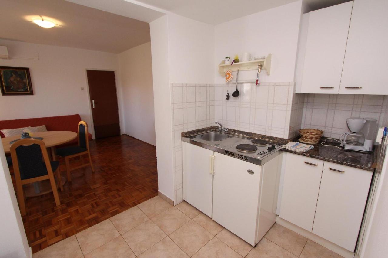 Rooms And Apartments Dino Rovigno Esterno foto