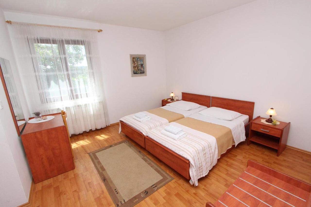 Rooms And Apartments Dino Rovigno Esterno foto