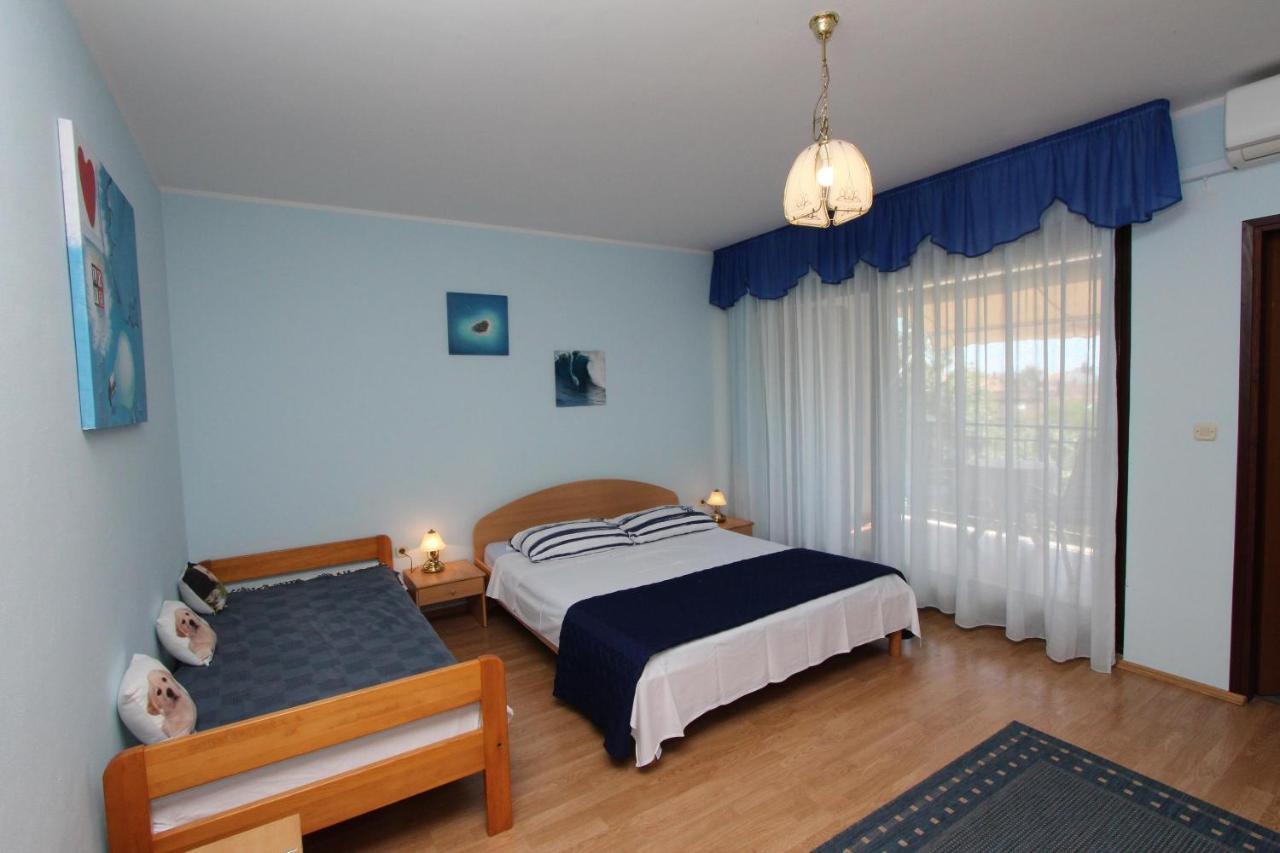Rooms And Apartments Dino Rovigno Esterno foto