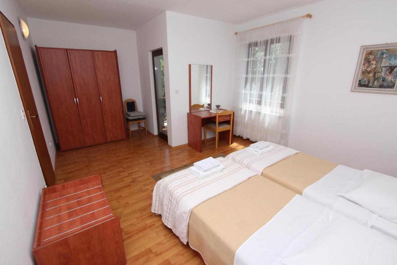 Rooms And Apartments Dino Rovigno Esterno foto