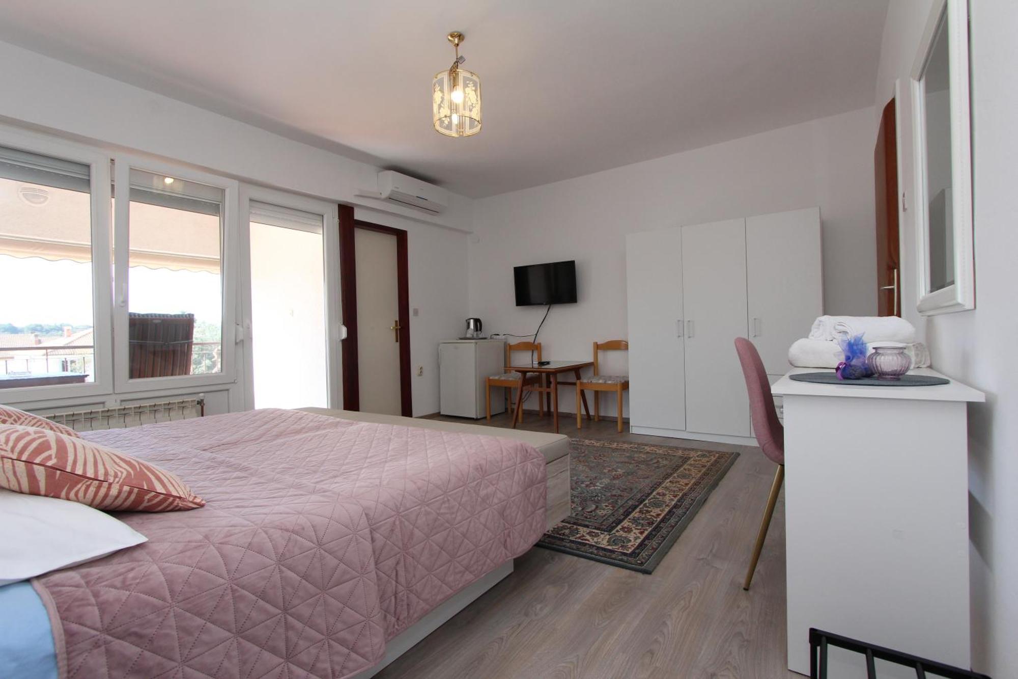 Rooms And Apartments Dino Rovigno Esterno foto